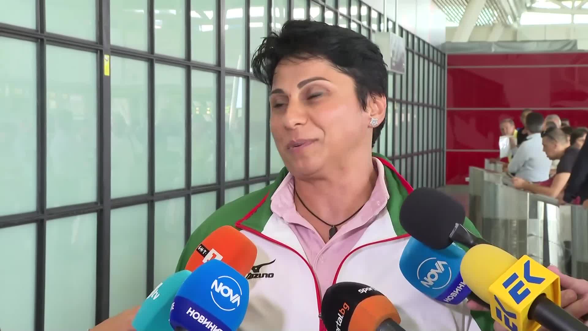 Параолимпийската ни спортистка Стела Енева пристигна в България