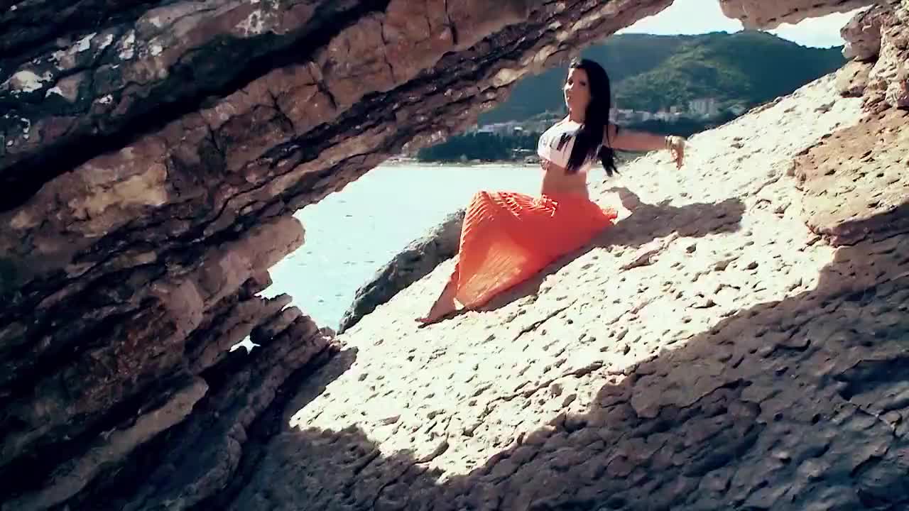 лятна*превод* Olja Bajrami ft. Dj Djuro - Na Moru Crne Gore (official Video)2013
