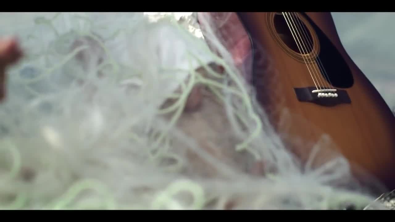 Adil - Niko Me Nema - Official Video - 2013 - Превод - Никой Ме Няма