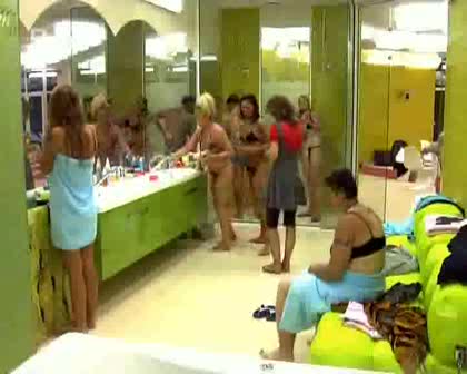 Къпането В Банята - Big Brother 4
