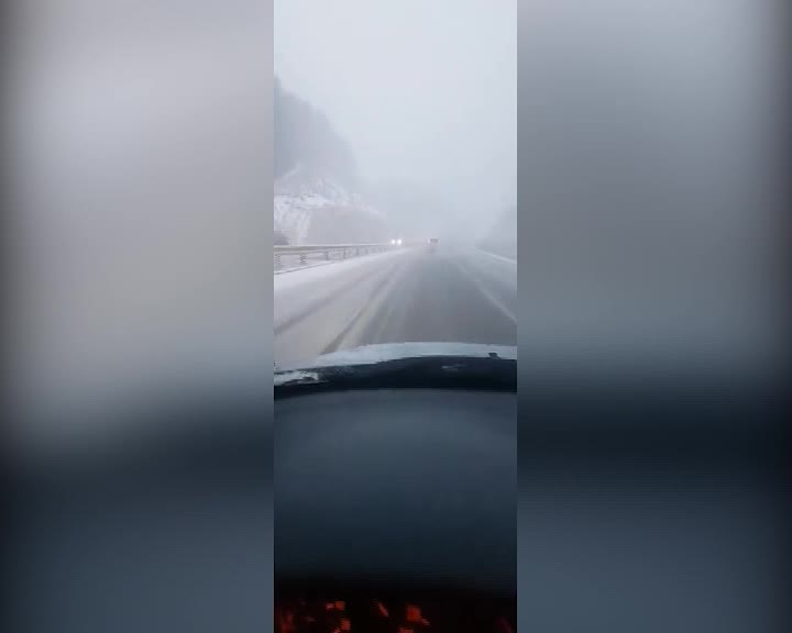 Лявото платно на магистрала "Люлин" не е изчистено