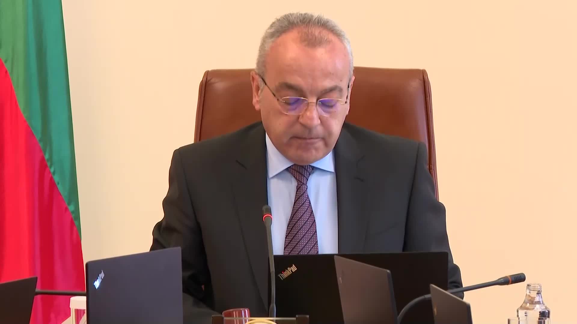 Донев: Дано хората на политическата въртележка имат стабилен вестобуларен апарат