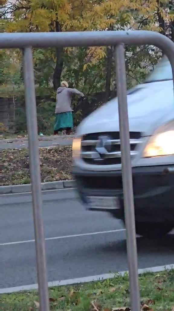 Изхвърляне на отпадъци в реката