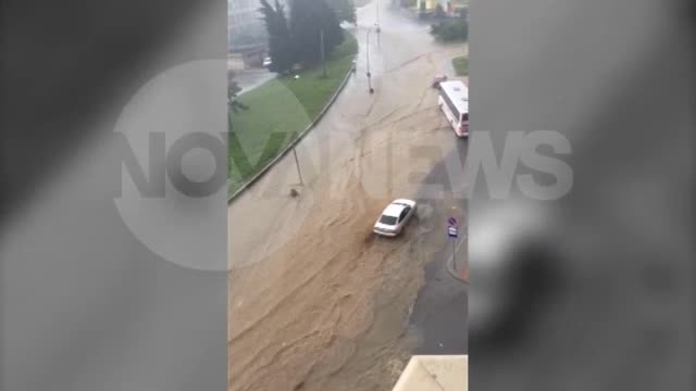 Порой потопи улиците в Стара Загора под вода