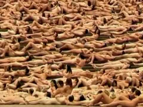   18 * 5 000 голи тела * на едно място - Уникално 