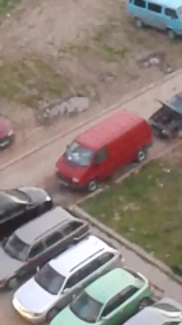 Паркиране в зелени площи