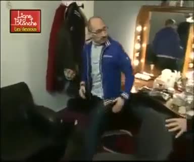 Какъв шамар й заби !