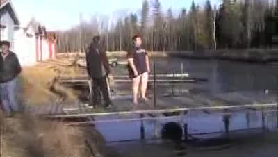 Този разби леда 