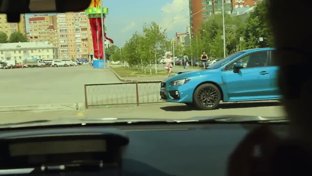 Subaru Сменя Цвета Си За Миг. Шашка Хората