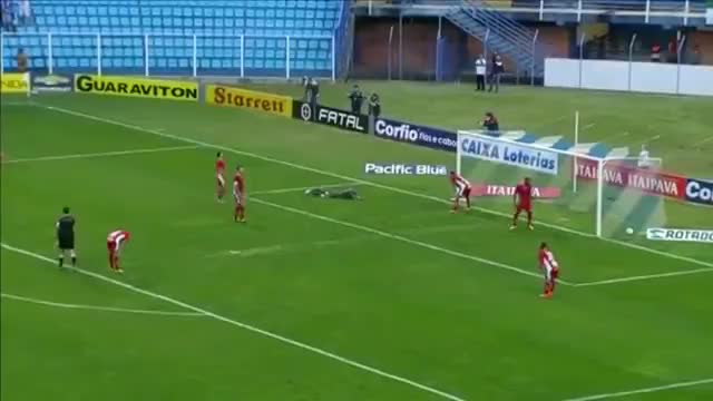 На този вратар явно не му е било ден..