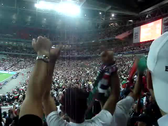 Уникалнo !! Българи юнаци на Уембли