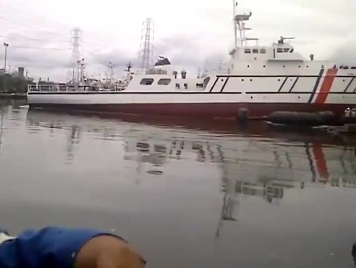 Преобръщане на кораб при спускането му на вода!