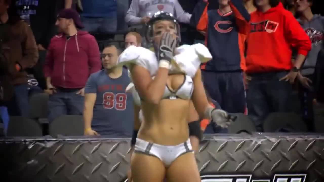 Ето така играят мацките Американски Футбол Super Bowl
