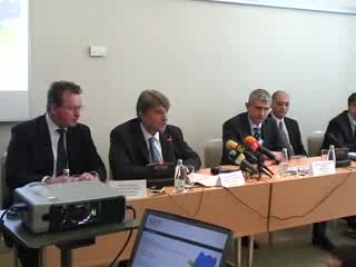 350 машини на почистващите фирми стоят неизползвани