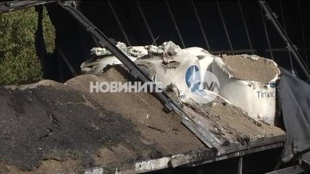 НА КОСЪМ ОТ ВЗРИВ: Камион се запали на пътя Плевен-Русе