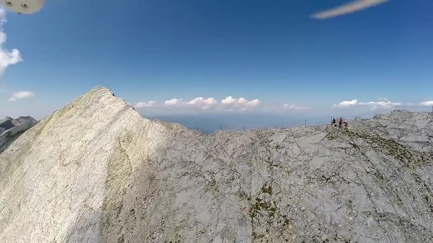 Дрон над връх Вихрен и Кончето По-красива от България няма.