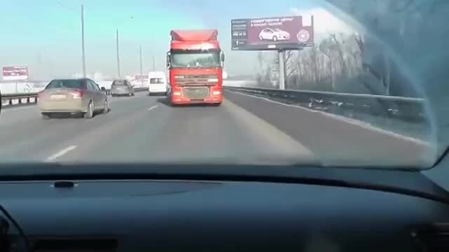 >С пътна камера в Русия - изненада с камион