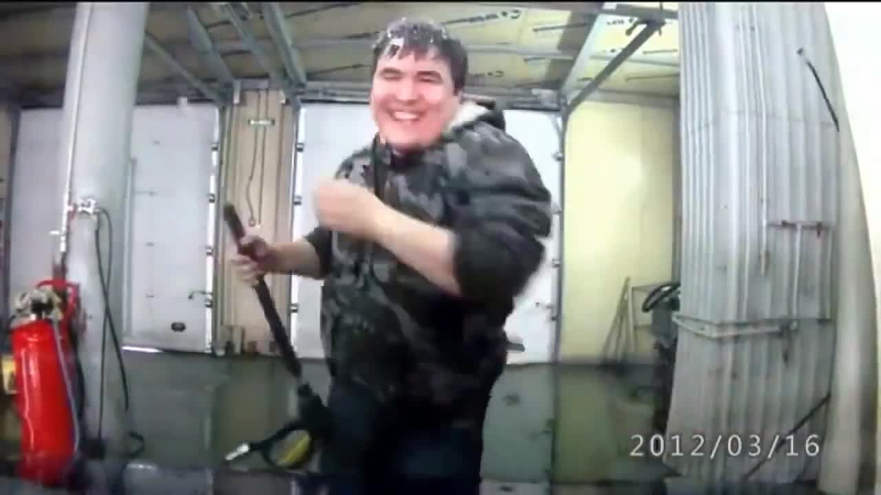 С видеорегистратор на пътя много смях