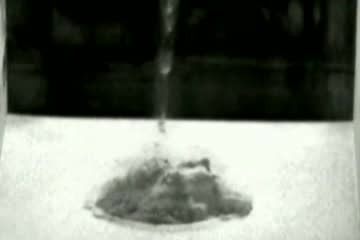 Падане На Вода В Пясък На Забавен Кадър!