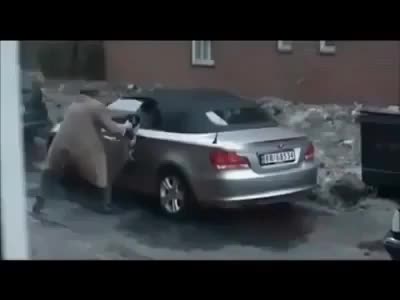 Не може да слезе човека Смях!!
