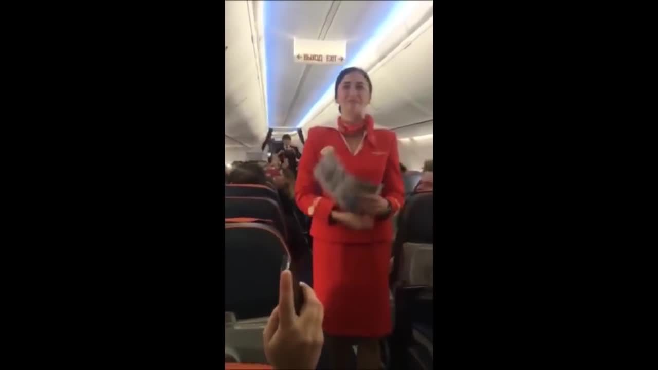Не е лесно да си стюардеса