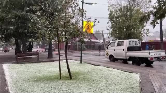 Рядко явление: Сняг падна в чилийската столица Сантяго