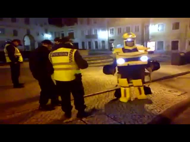 Изненаданите полицаи 