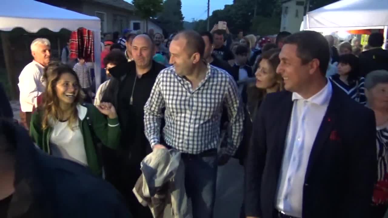 Президентът Румен Радев на посещение в село Българи