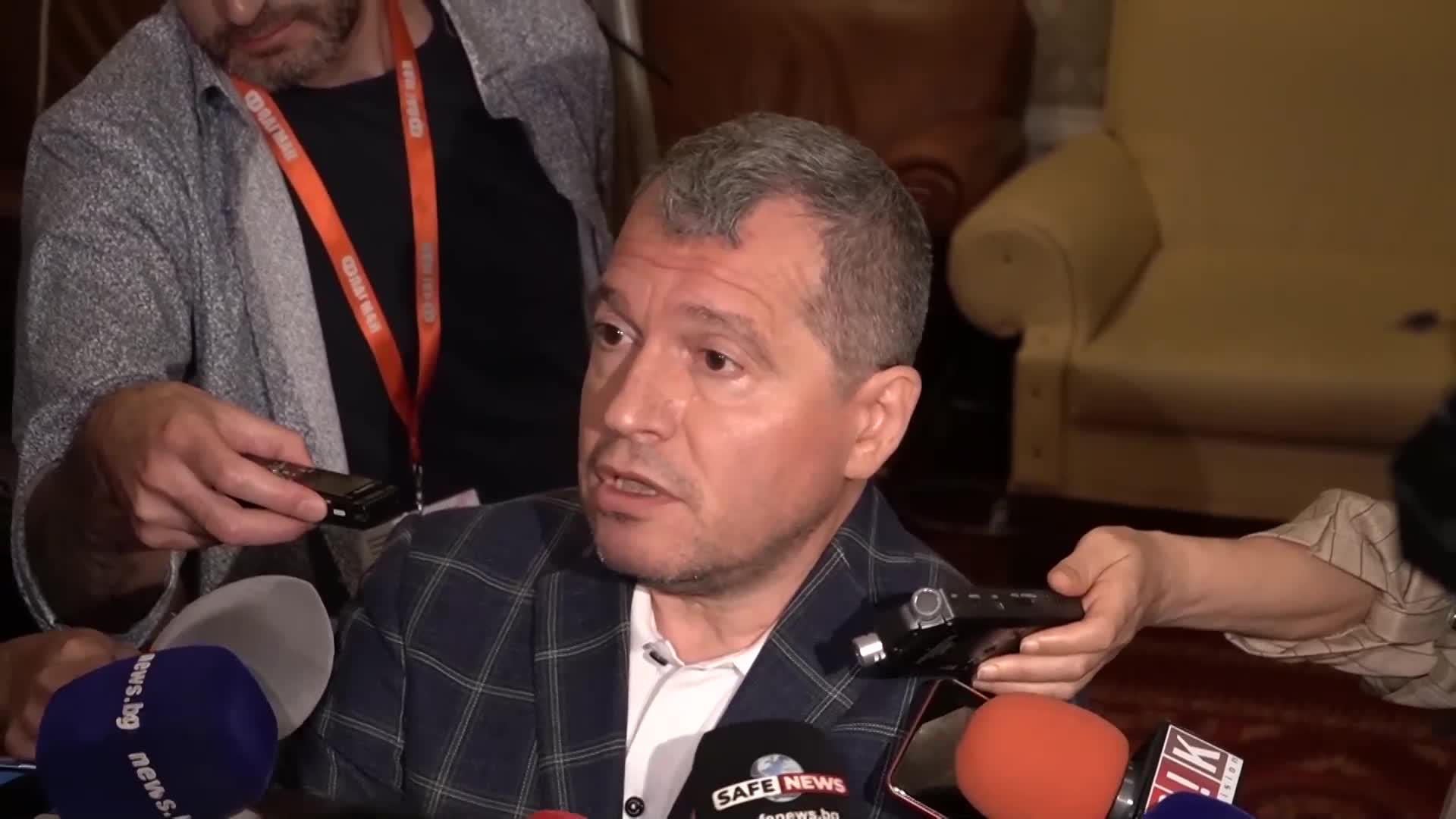 Тошко Йорданов: Тагарев трябва да си избере кое ще уязви в България - София или АЕЦ “Козлодуй”