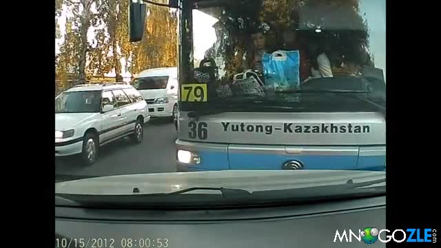 Мацка дава урок на нагъл шофьор