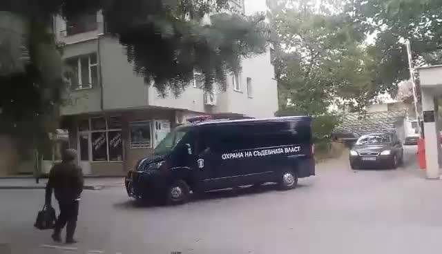 Конвоираха Северин Красимиров до Русе