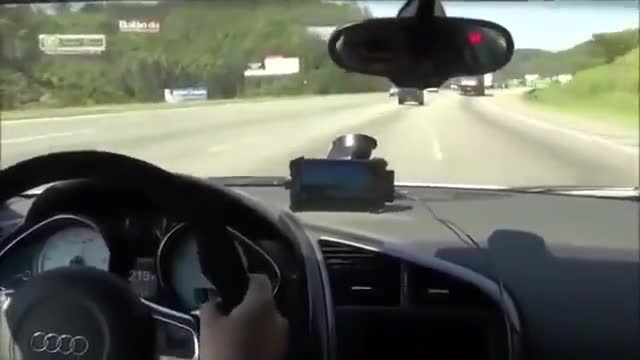 >Мотор и Ауди се състезават