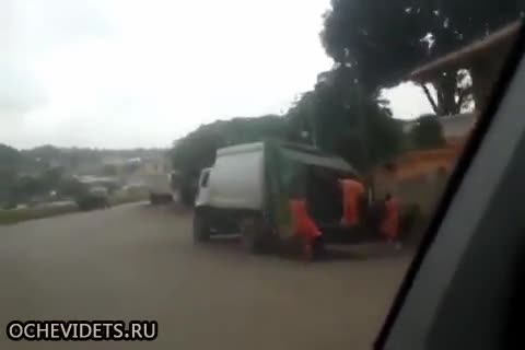 Вижте как се събира боклук във Бразилия