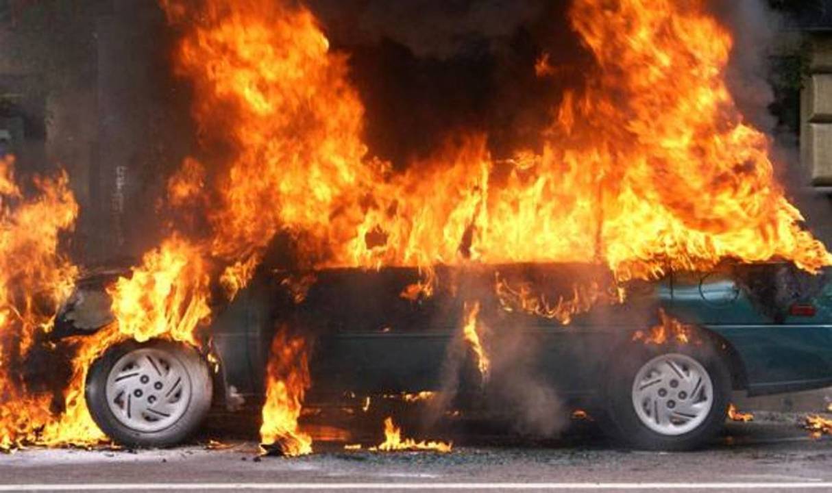 Новините в 90 секунди: Автомобила горяха като факли в столичния квартал „Овча купел“