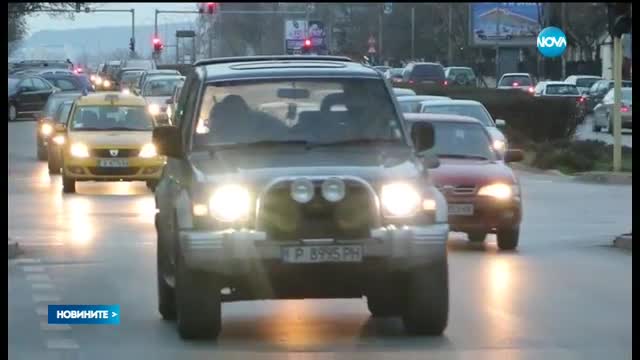 БОЙ С БУХАЛКИ: Шофьор нападна друг водач във Варна