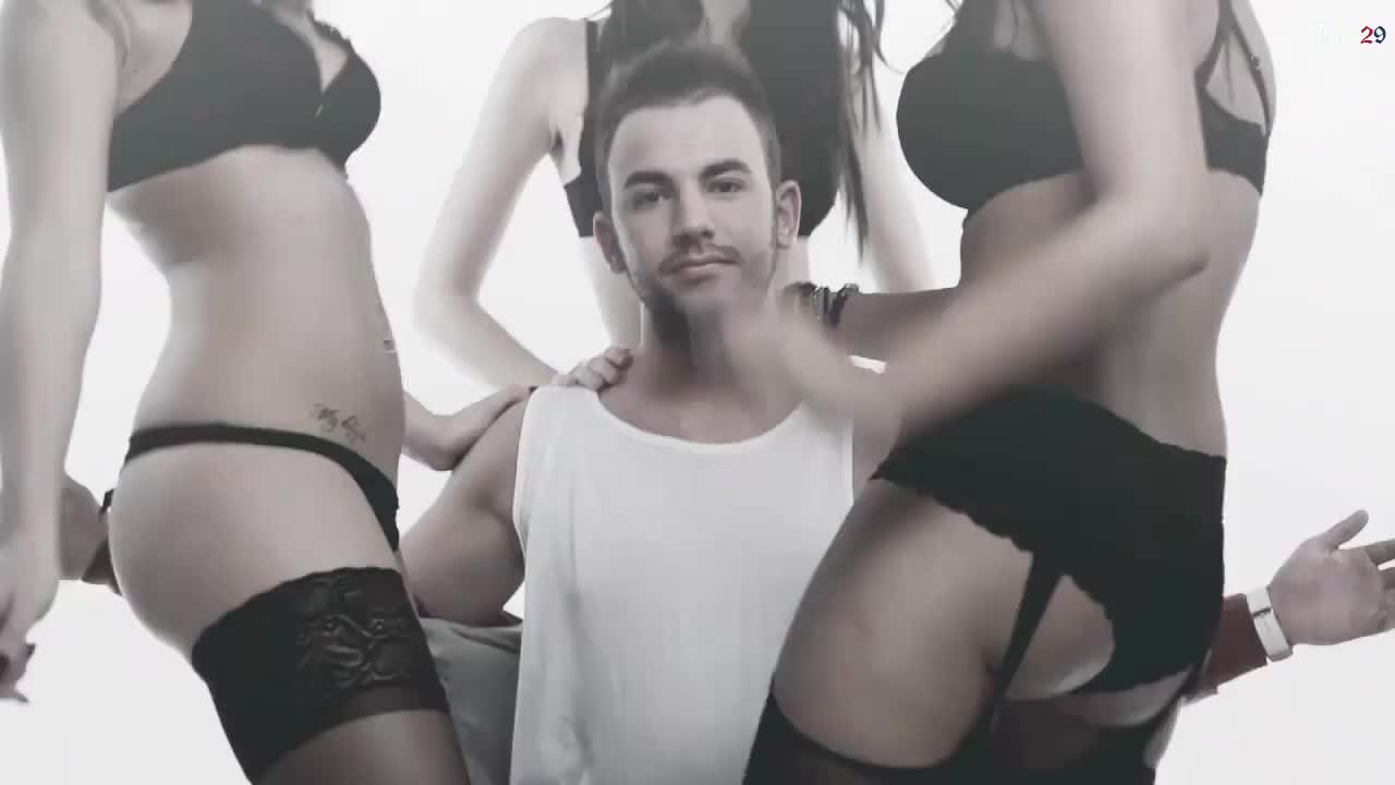 Много добро! Chris Lawyer - Right On Time ( Официално Видео )