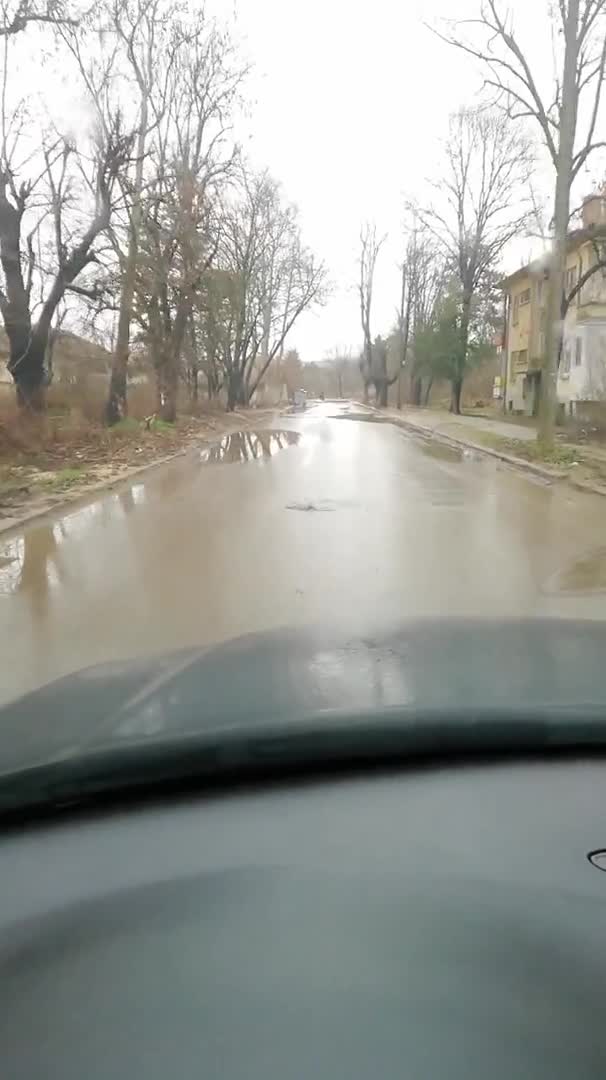 Нов асфалт и... улица-река