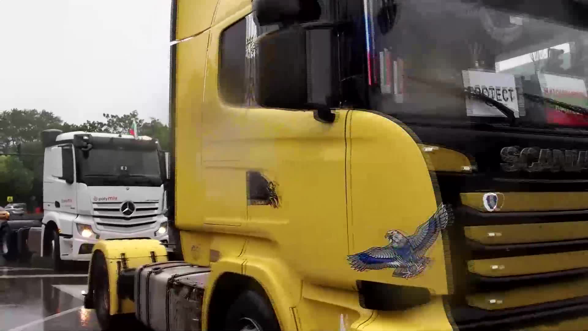 Камиони на протестиращите превозвачи има на всички входове на Варна