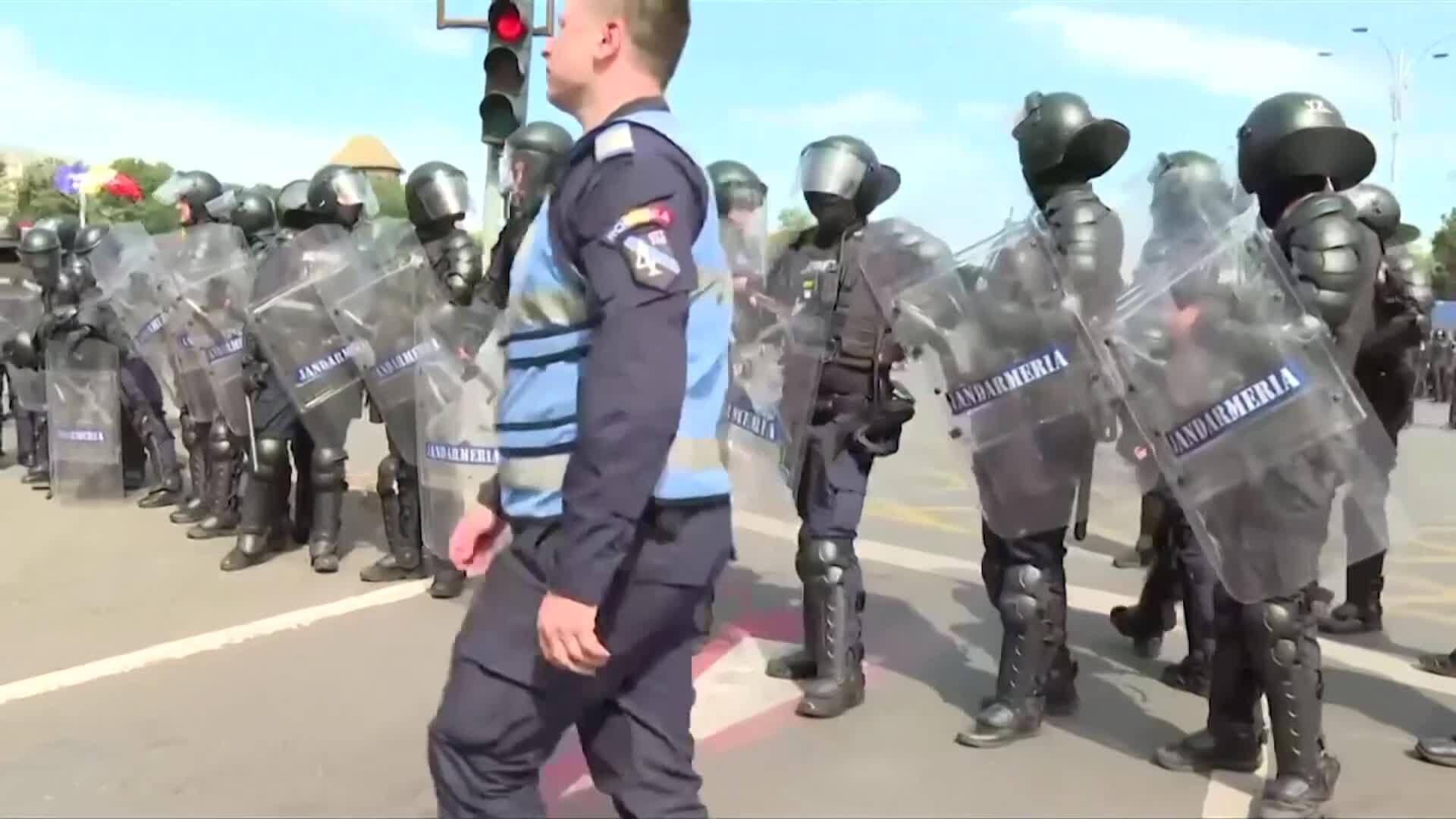 Масови протести и сблъсъци с полиция на протест на румънските овцевъди в Букурещ