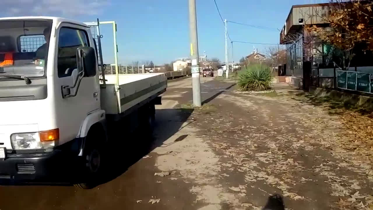 Стълб в средата на улица в село Малево, Хасковско