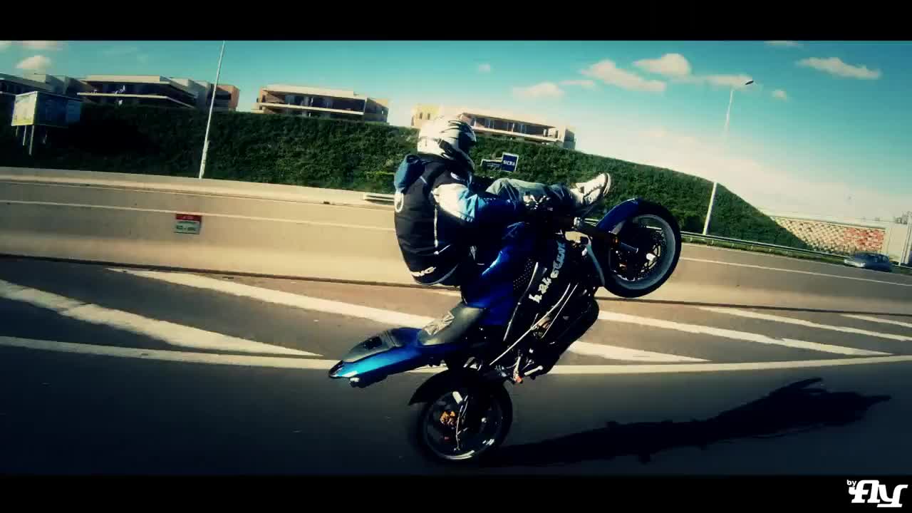 Riders stunt paris city 2012