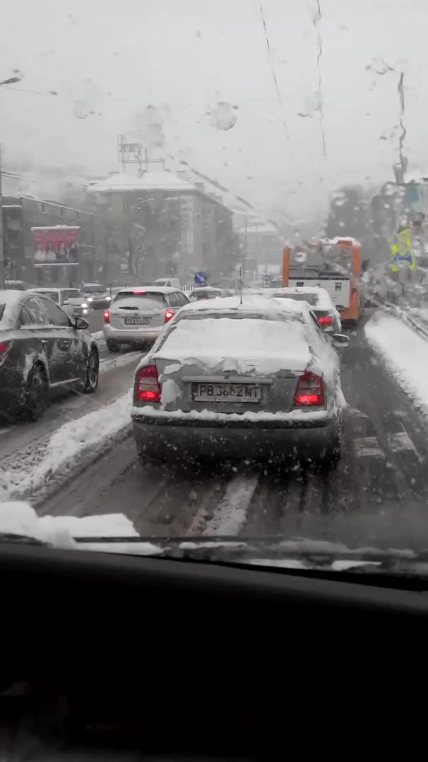 Карай върху сняг, стигни жив