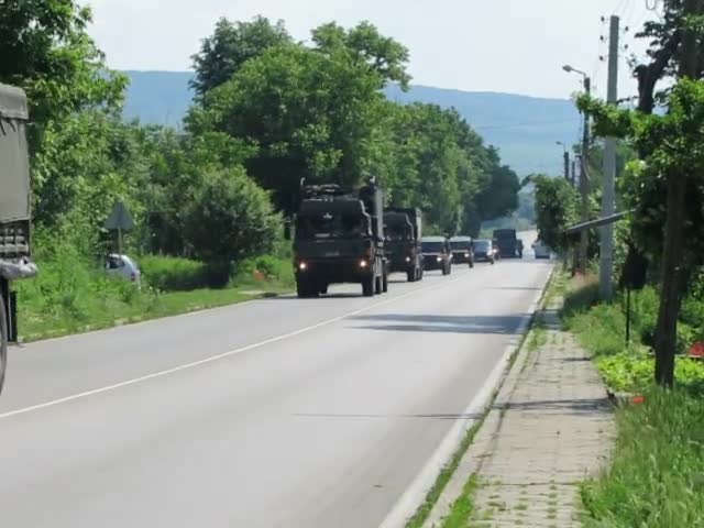 Колони с британски военнослужещи на НАТО преминаха през Разградско