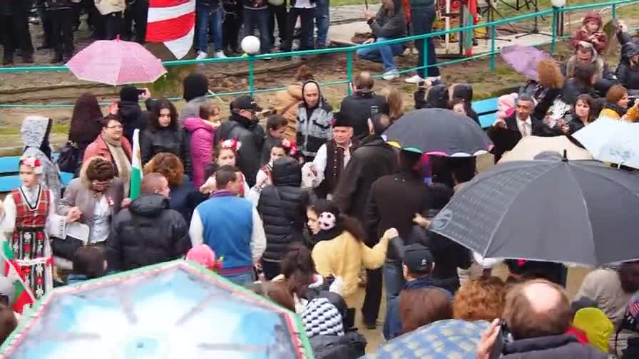 137 народни инструмента огласиха Варна