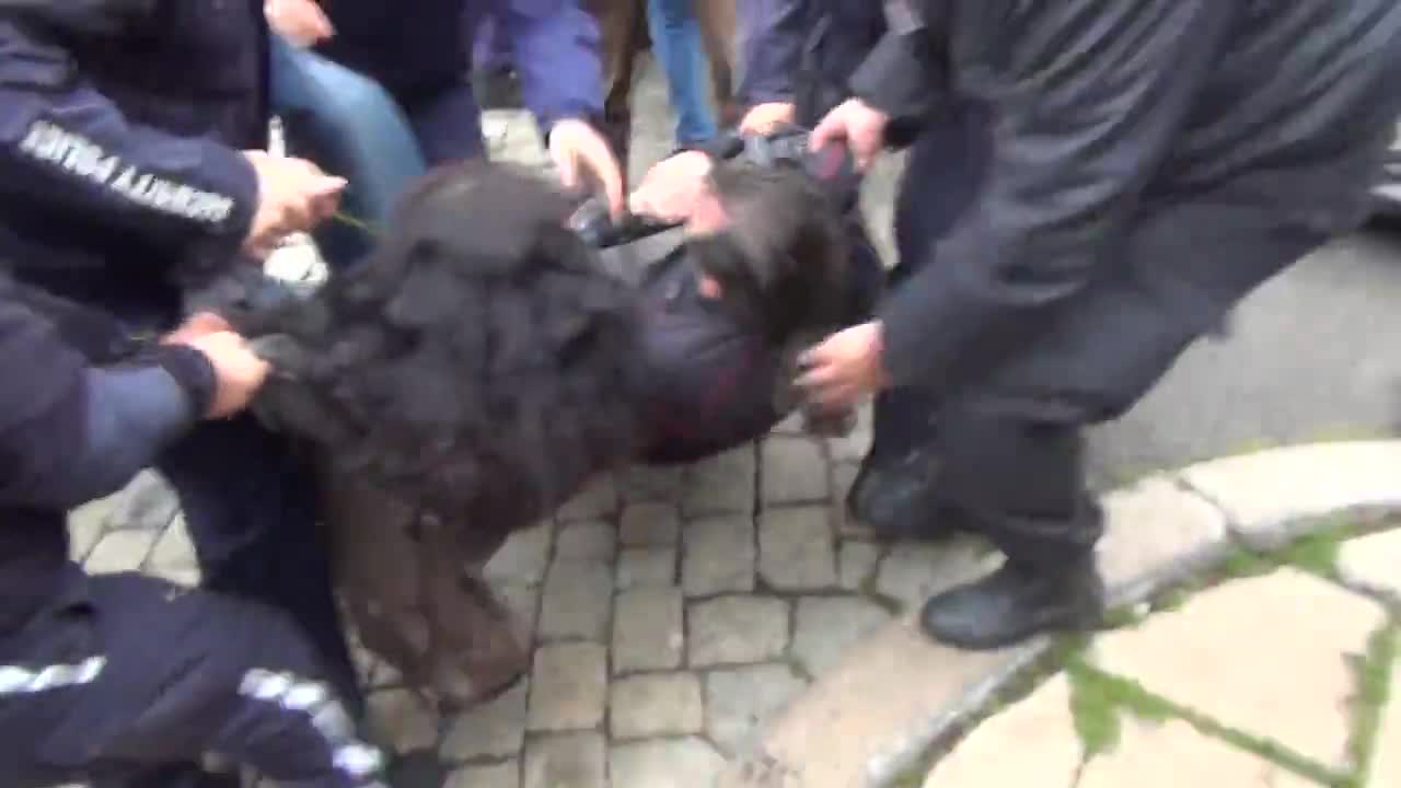 Сблъсък между полиция и студенти - Окупация на парламента 12.11.2013