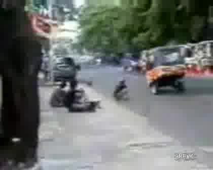 Луда  Маймуна Кара Мотор :D