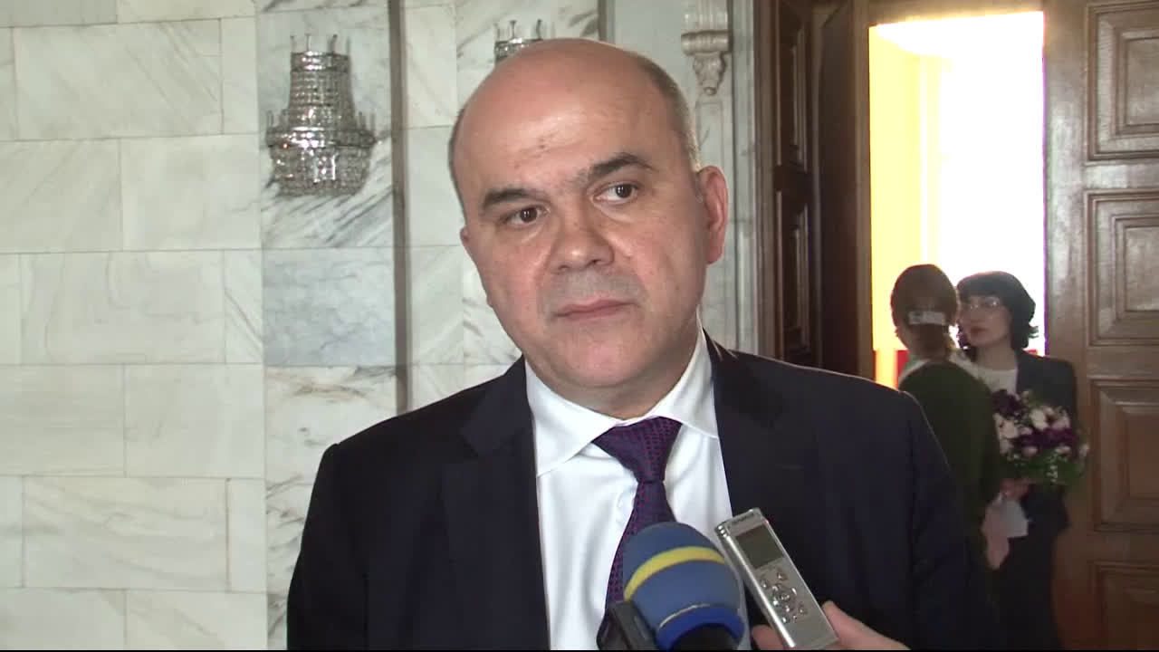Бисер Петков: 2030 чужденци искат да са сезонни работници у нас през това лято