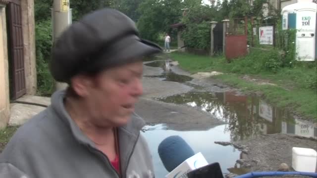 ГЕРМАН ПОД ВОДА: Селото няма канализация и страда при всеки дъжд - видео БГНЕС