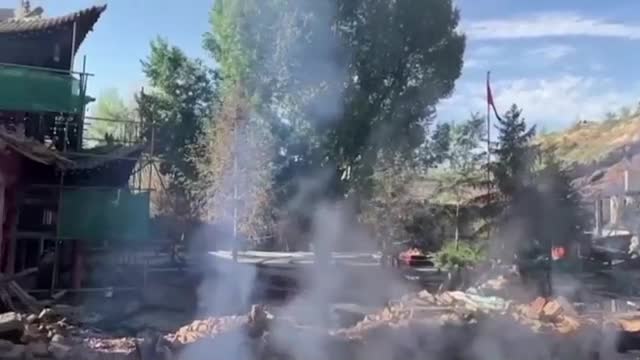 Пожар обхвана огромна статуя на Буда