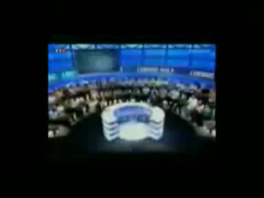 хлапе прави магии с топката